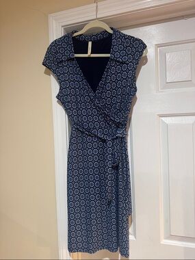 Gilli Navy Blue Printed Wrap-Style Midi Dress
